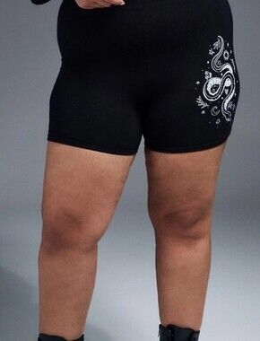 Torrid Nighfall Graphic Bike Short 5in Inseam  Size 2 2X Black White Snake Print